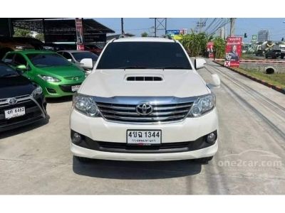 Toyota Fortuner 3.0 V SUV A/T ปี 2013 รูปที่ 1